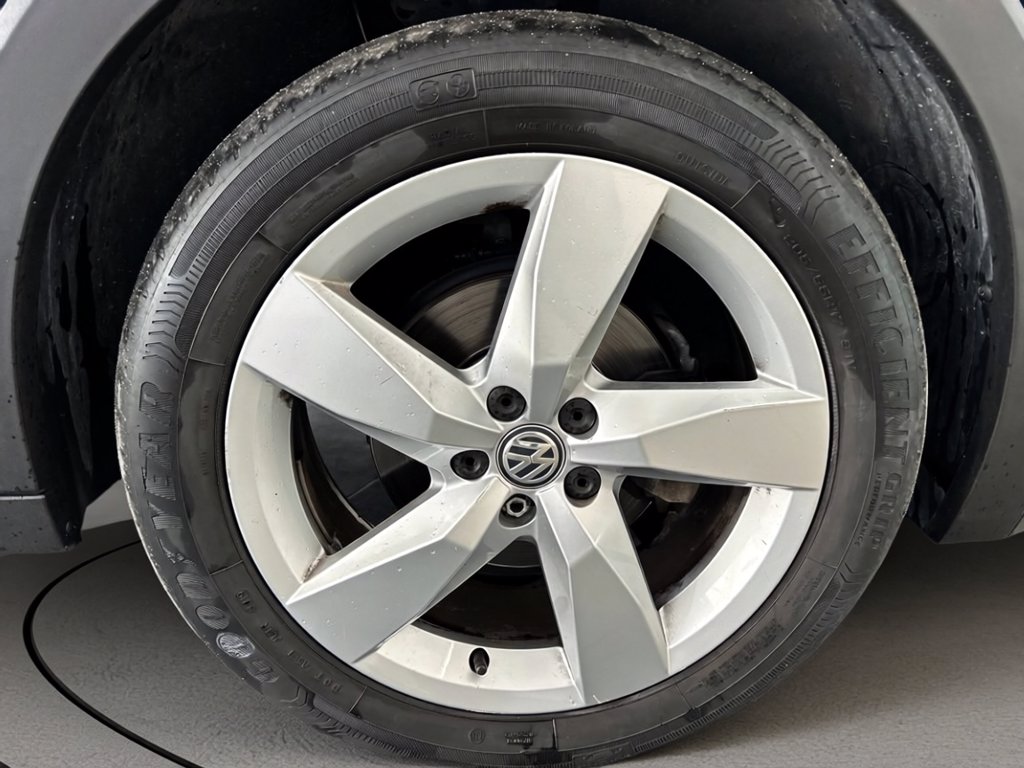 https://cdn-sm.caraffinity.it/images/vehicles/4710104/6/large