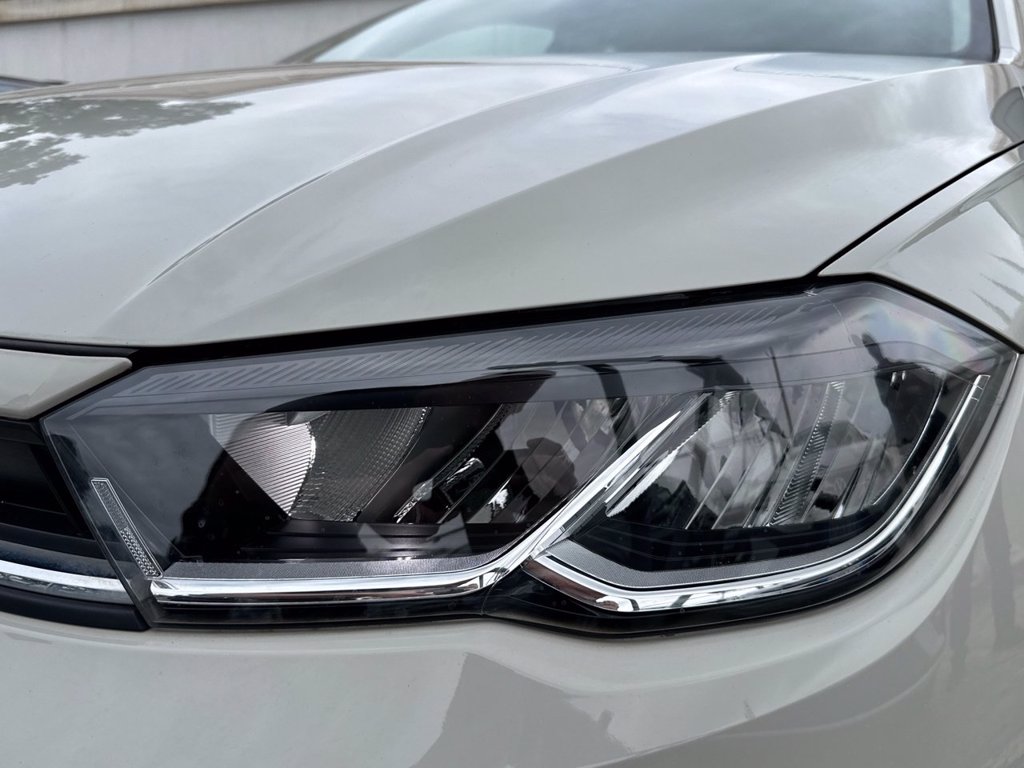 https://cdn-sm.caraffinity.it/images/vehicles/4710105/5/large