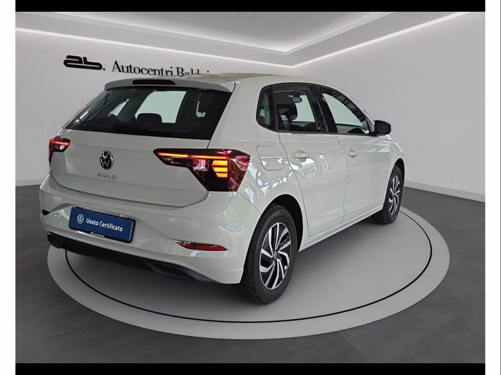 https://cdn-sm.caraffinity.it/images/vehicles/4710110/3/large