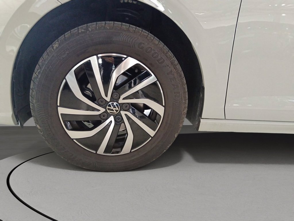 https://cdn-sm.caraffinity.it/images/vehicles/4710110/6/large