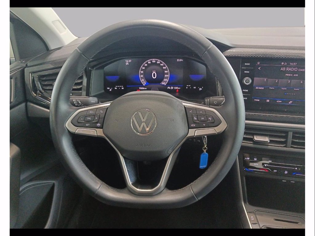 https://cdn-sm.caraffinity.it/images/vehicles/4710110/8/large