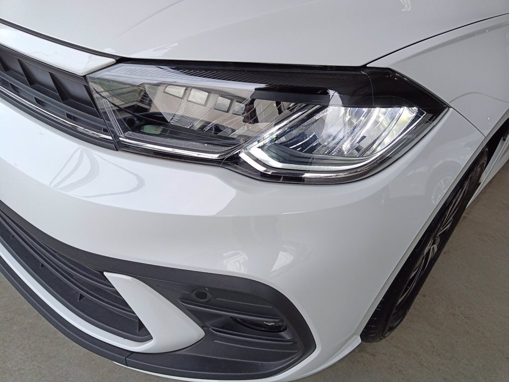 https://cdn-sm.caraffinity.it/images/vehicles/4710942/5/large