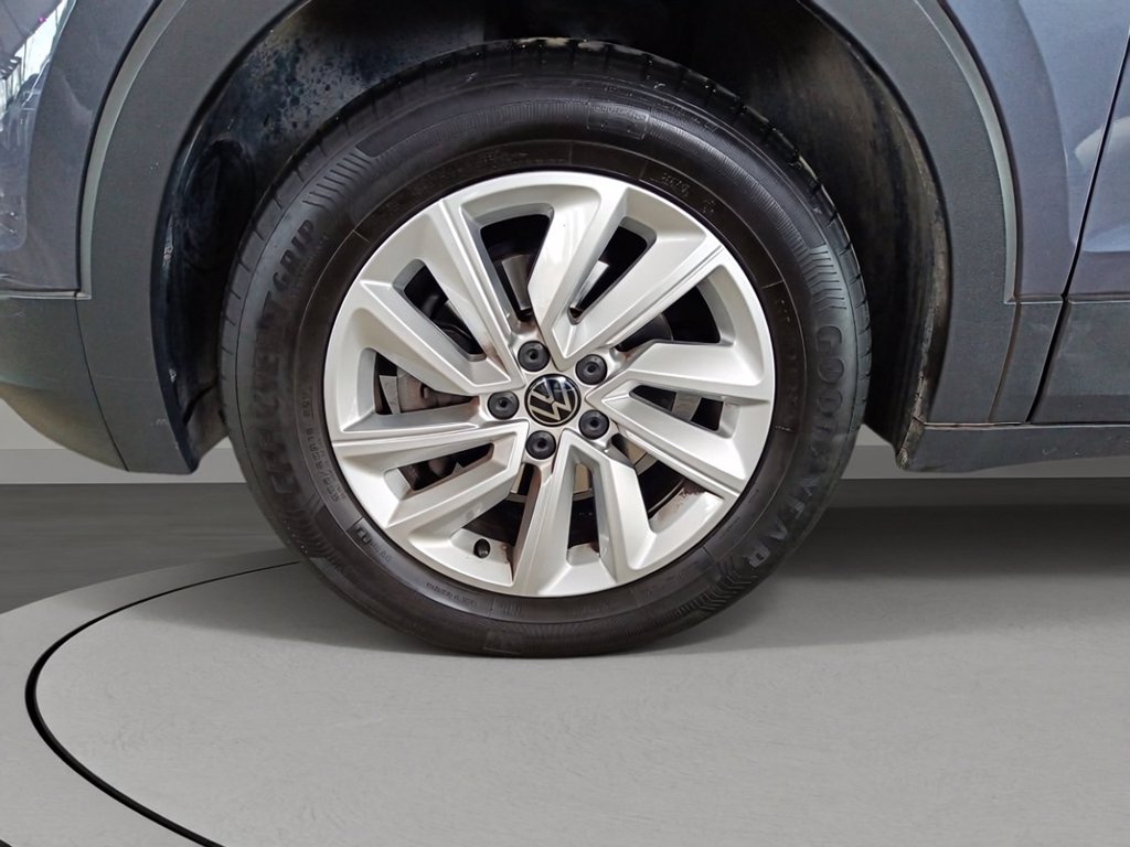 https://cdn-sm.caraffinity.it/images/vehicles/4710943/6/large