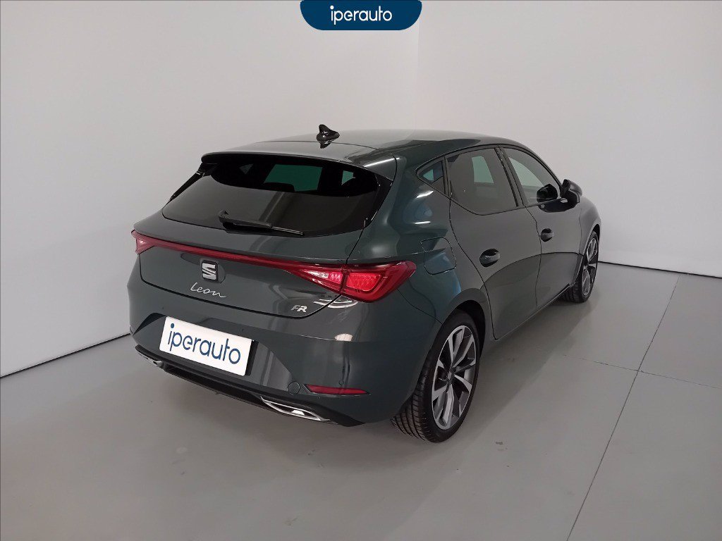 https://cdn-sm.caraffinity.it/images/vehicles/4711369/3/large
