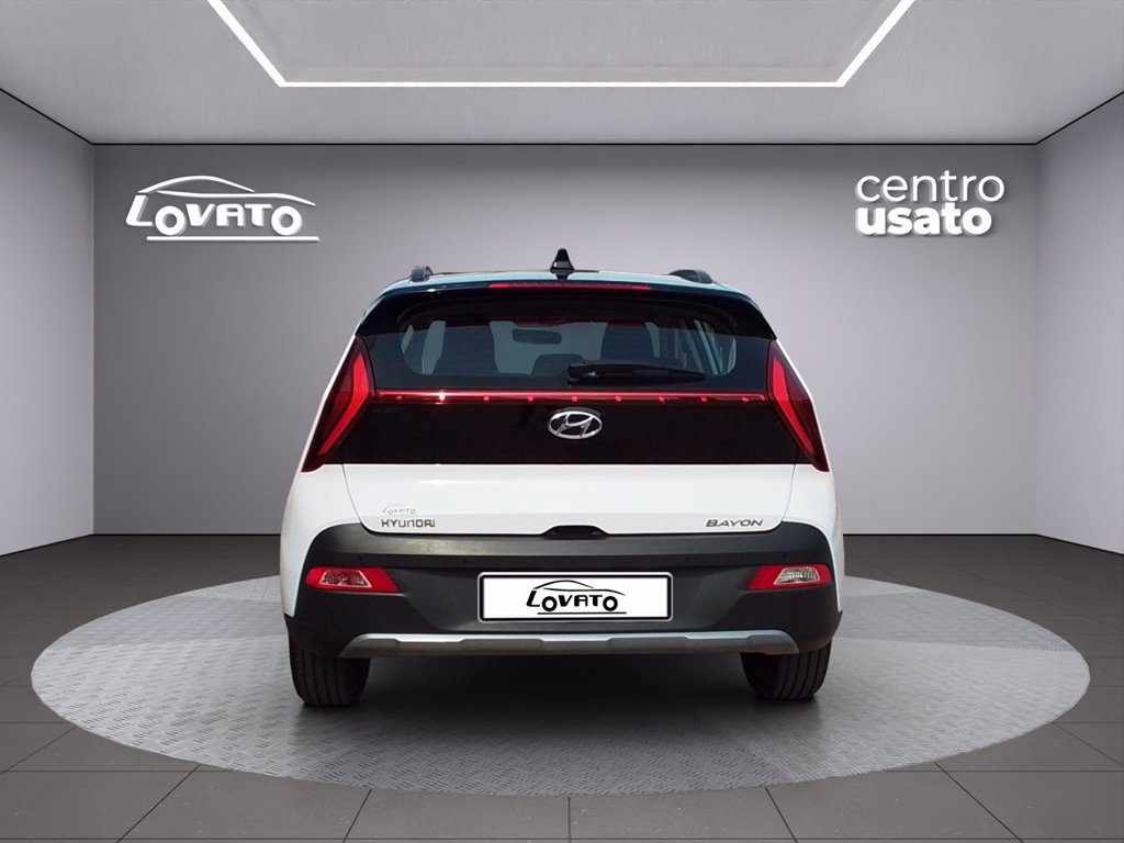 https://cdn-sm.caraffinity.it/images/vehicles/4711598/3/large
