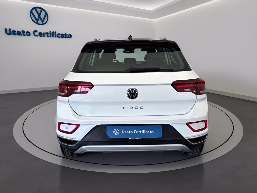 https://cdn-sm.caraffinity.it/images/vehicles/4711928/4/large