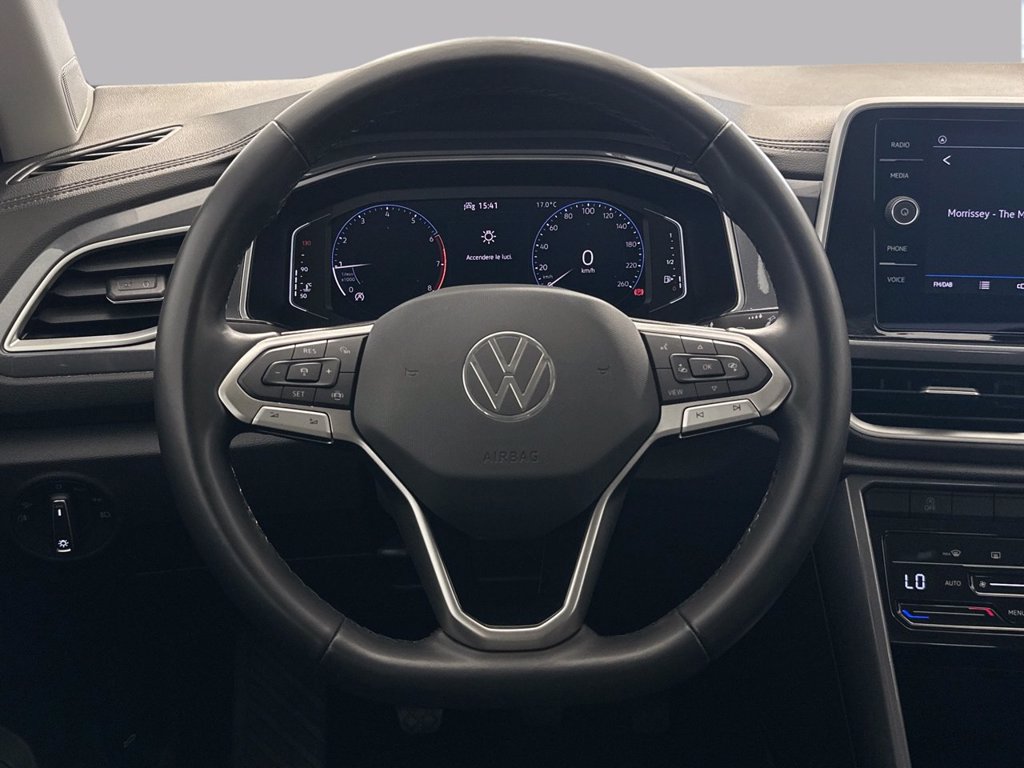 https://cdn-sm.caraffinity.it/images/vehicles/4711928/8/large