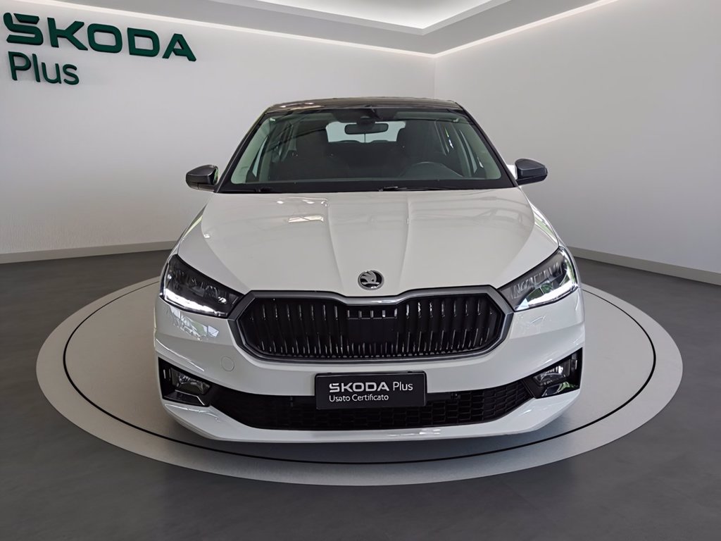 https://cdn-sm.caraffinity.it/images/vehicles/4711932/1/large