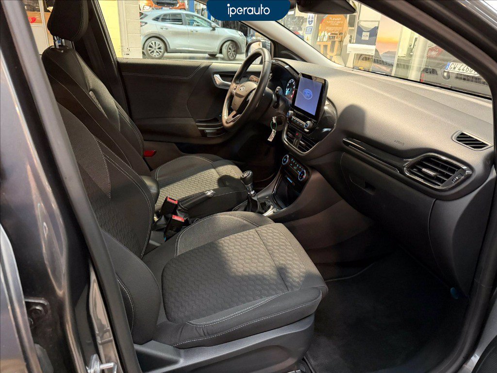 https://cdn-sm.caraffinity.it/images/vehicles/4712149/6/large
