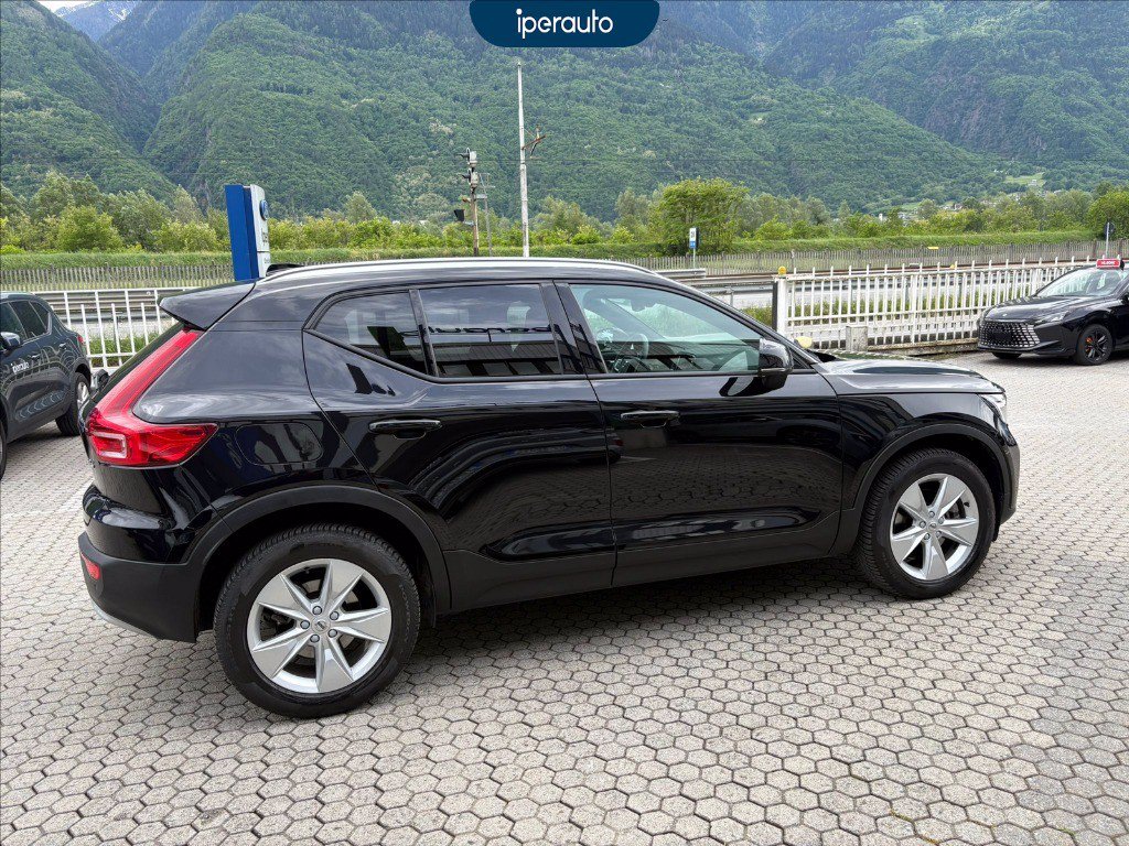 https://cdn-sm.caraffinity.it/images/vehicles/4712151/3/large