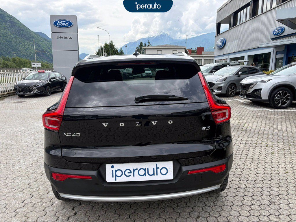 https://cdn-sm.caraffinity.it/images/vehicles/4712151/5/large