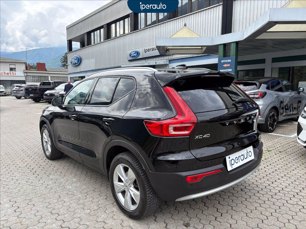 https://cdn-sm.caraffinity.it/images/vehicles/4712151/6/large