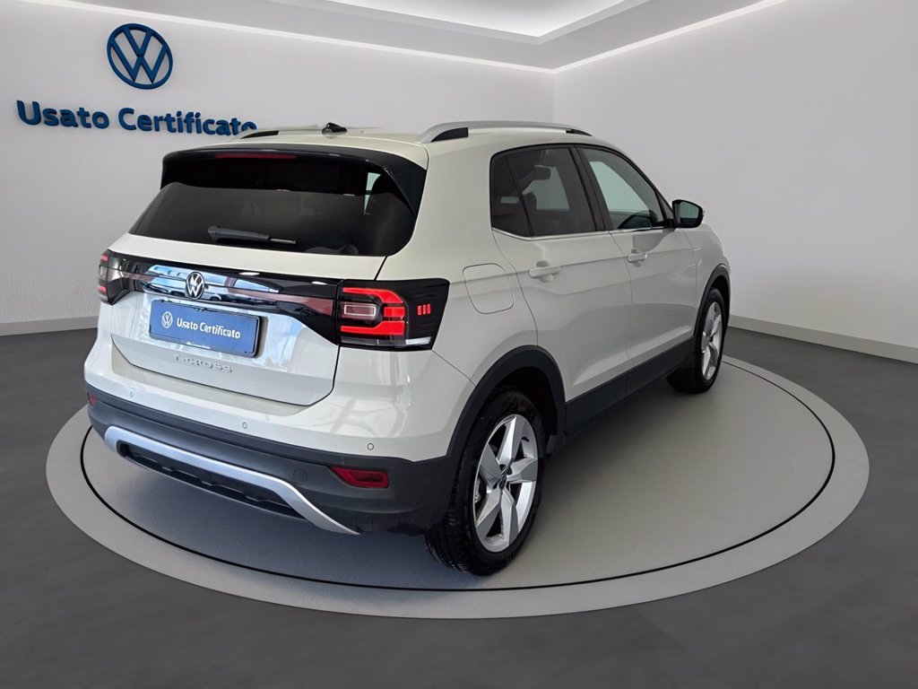 https://cdn-sm.caraffinity.it/images/vehicles/4713028/3/large