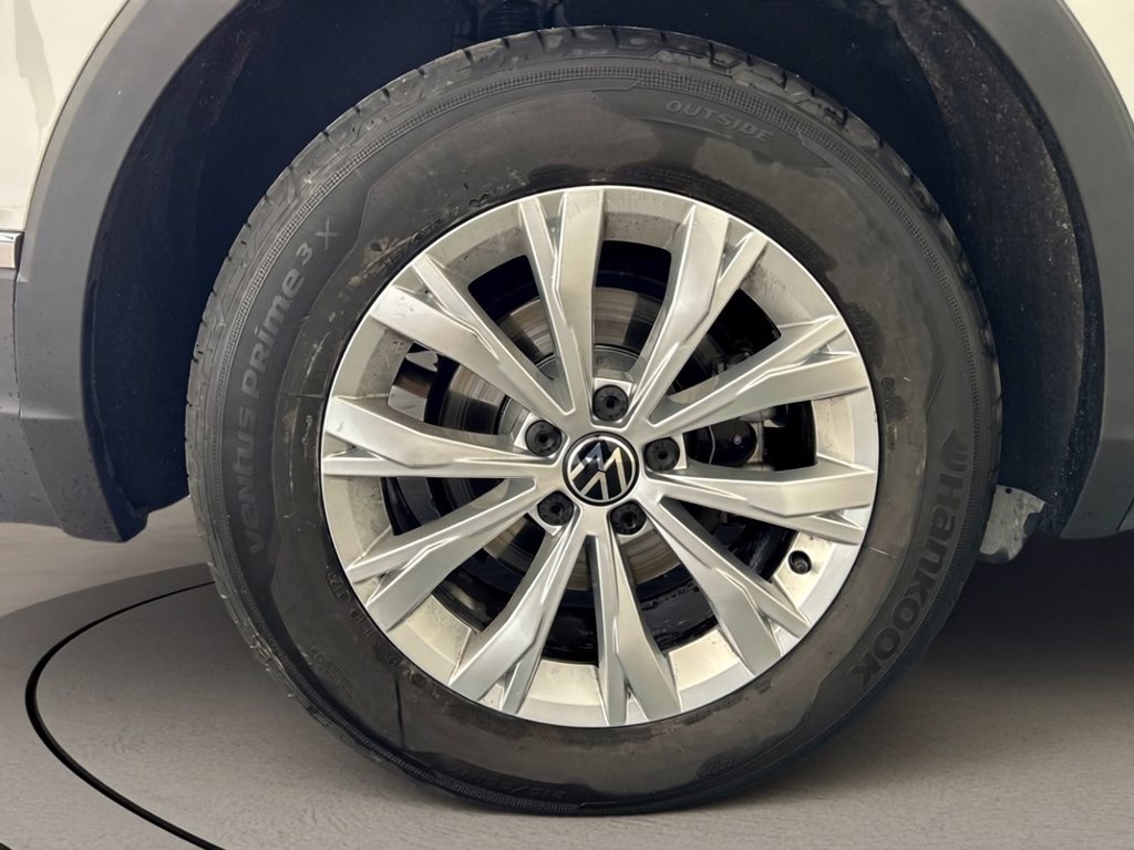 https://cdn-sm.caraffinity.it/images/vehicles/4713031/5/large