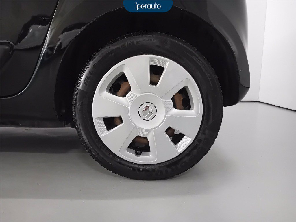 https://cdn-sm.caraffinity.it/images/vehicles/4713255/6/large