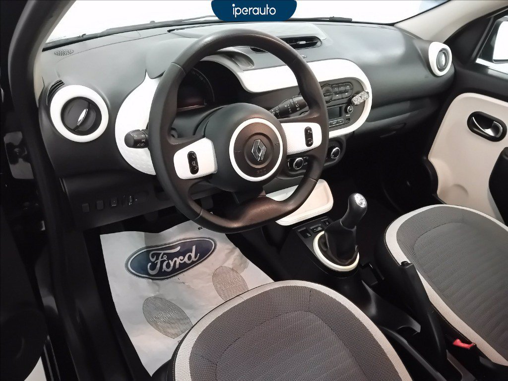 https://cdn-sm.caraffinity.it/images/vehicles/4713255/7/large