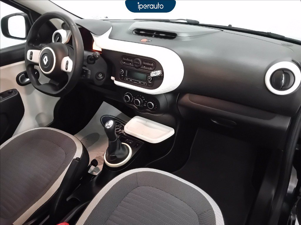 https://cdn-sm.caraffinity.it/images/vehicles/4713255/8/large