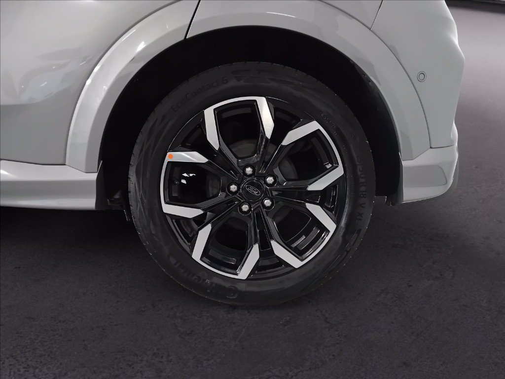https://cdn-sm.caraffinity.it/images/vehicles/4713259/6/large