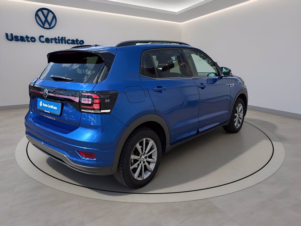 https://cdn-sm.caraffinity.it/images/vehicles/4713836/3/large