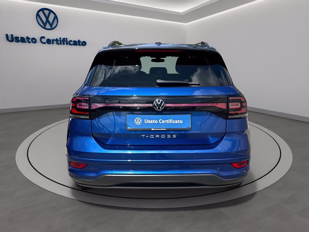 https://cdn-sm.caraffinity.it/images/vehicles/4713836/4/large