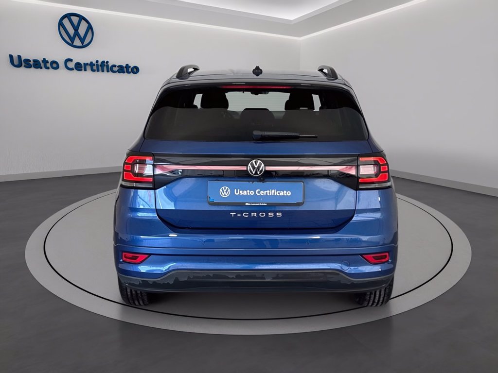 https://cdn-sm.caraffinity.it/images/vehicles/4714498/4/large