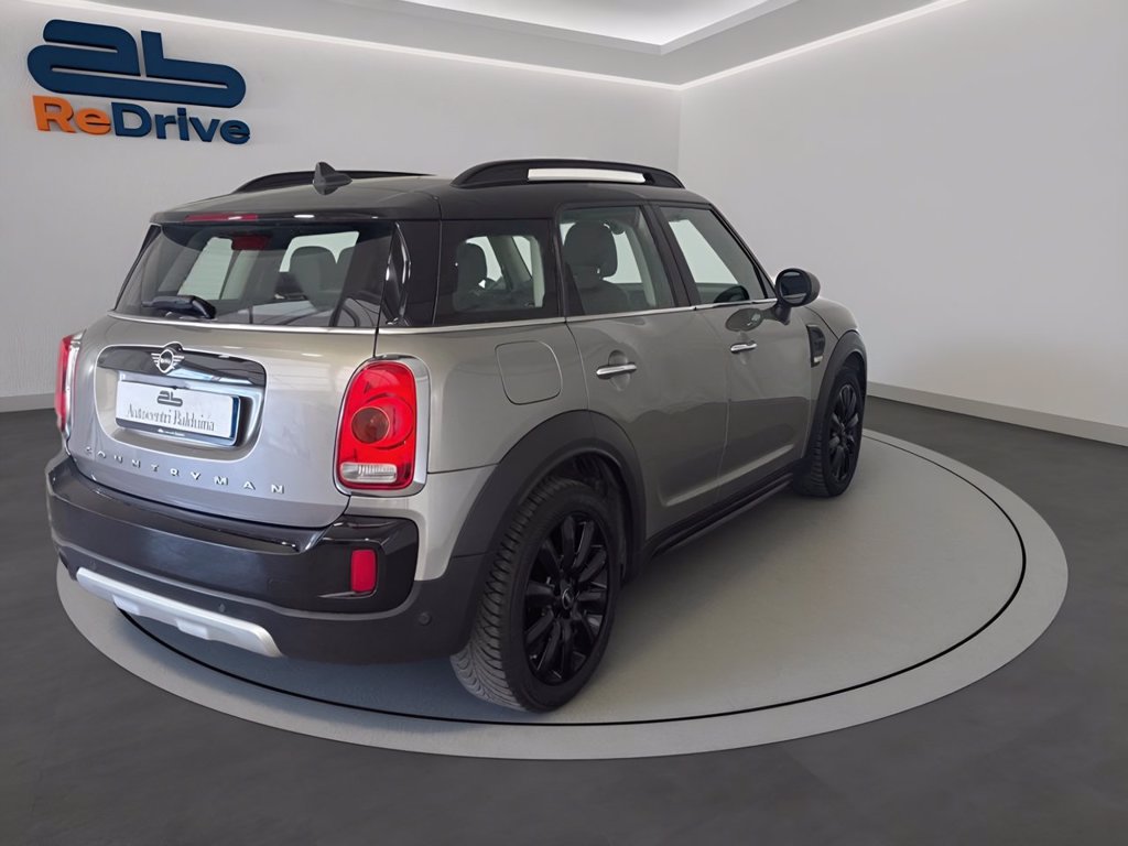 https://cdn-sm.caraffinity.it/images/vehicles/4714504/3/large