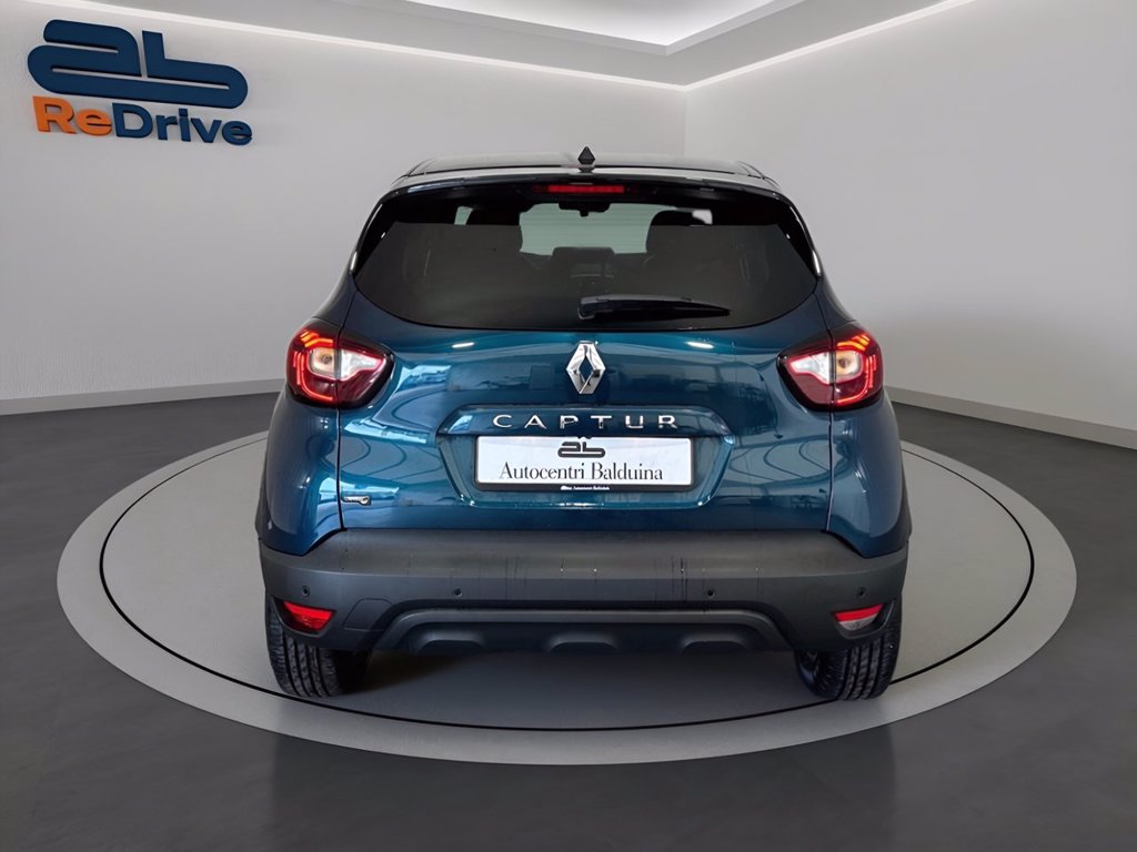 https://cdn-sm.caraffinity.it/images/vehicles/4714507/4/large