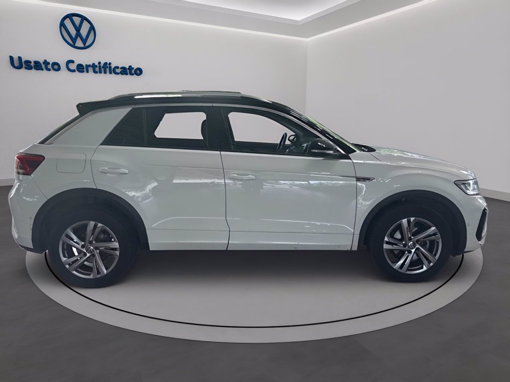 https://cdn-sm.caraffinity.it/images/vehicles/4715206/2/large