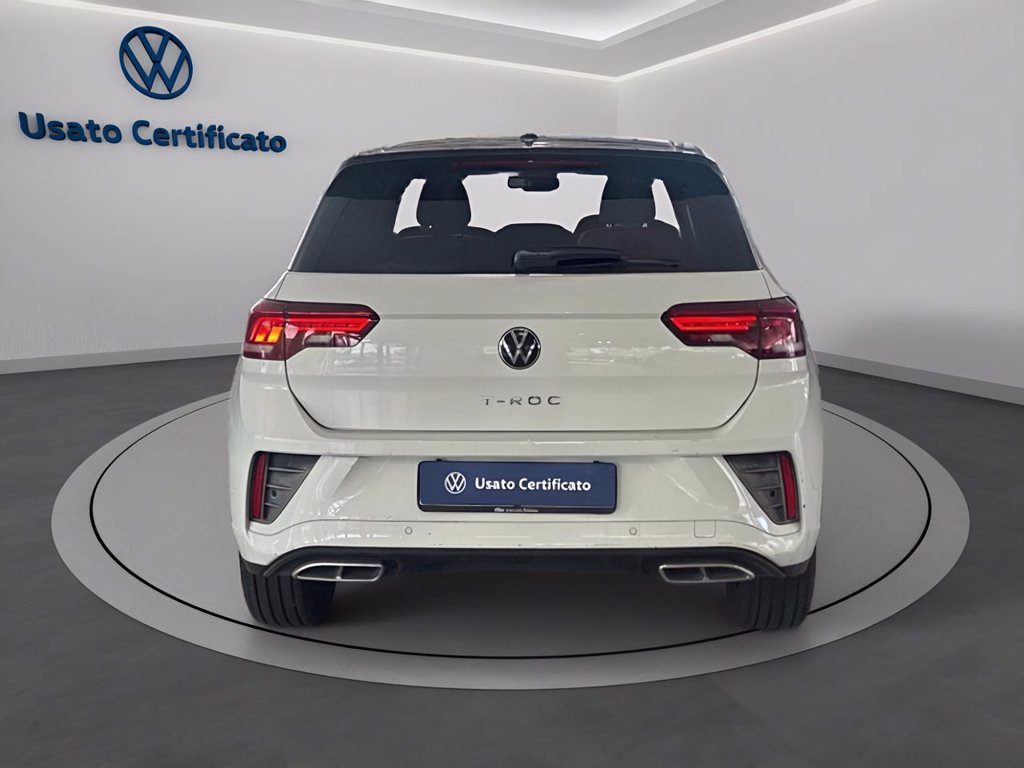 https://cdn-sm.caraffinity.it/images/vehicles/4715206/4/large