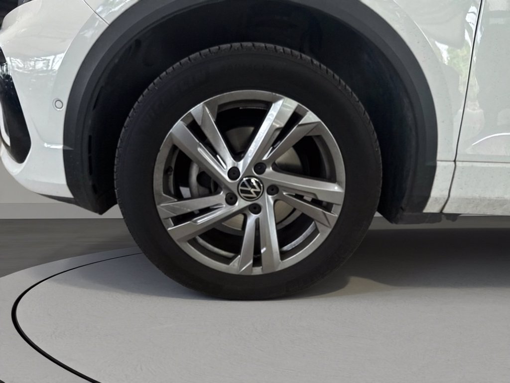 https://cdn-sm.caraffinity.it/images/vehicles/4715206/6/large