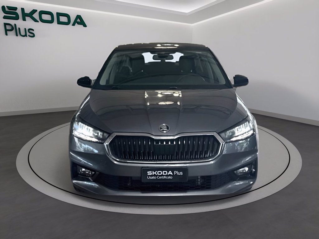 https://cdn-sm.caraffinity.it/images/vehicles/4715207/1/large