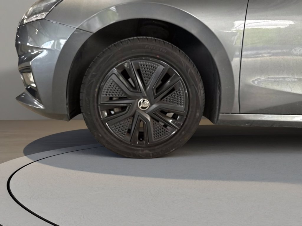 https://cdn-sm.caraffinity.it/images/vehicles/4715207/6/large