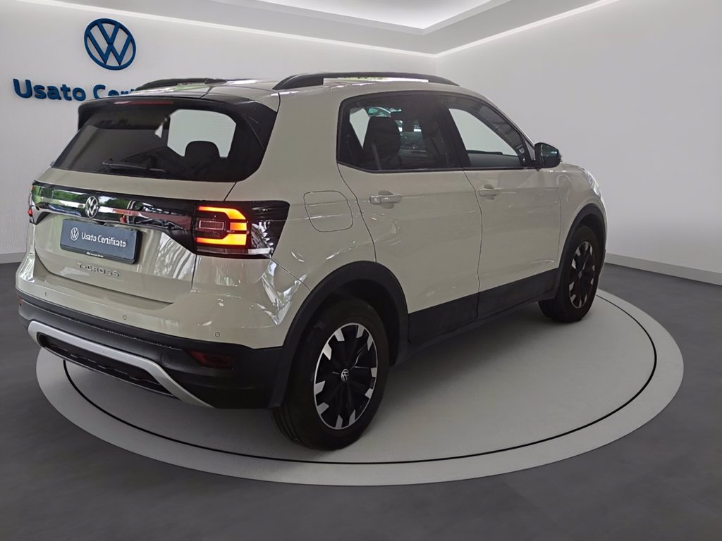 https://cdn-sm.caraffinity.it/images/vehicles/4715211/3/large