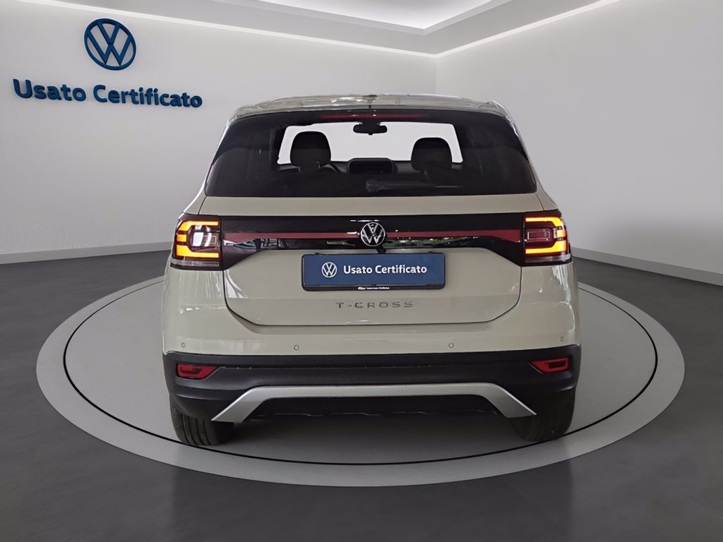 https://cdn-sm.caraffinity.it/images/vehicles/4715211/4/large
