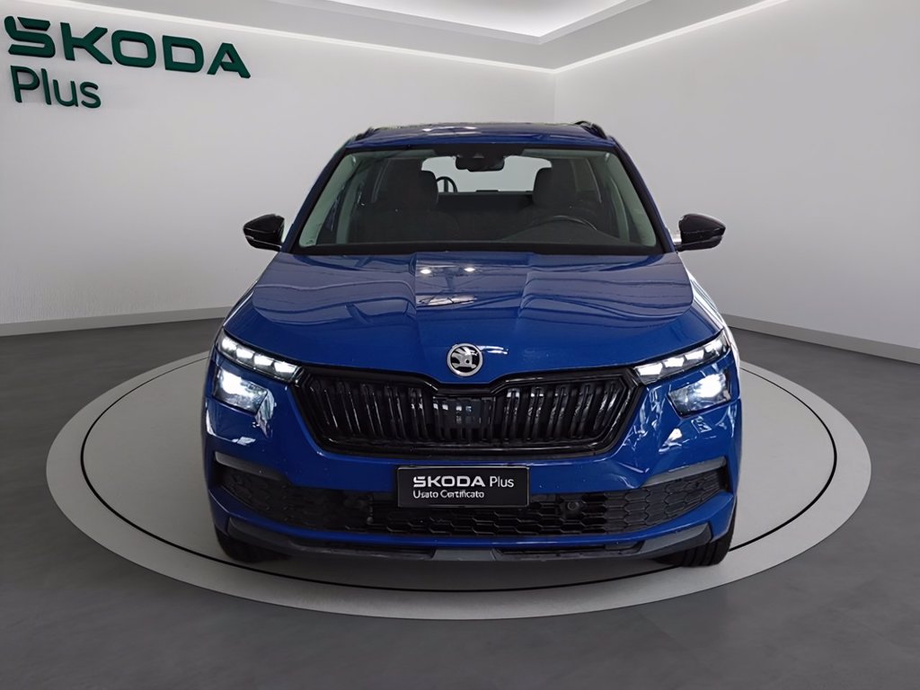 https://cdn-sm.caraffinity.it/images/vehicles/4715213/1/large
