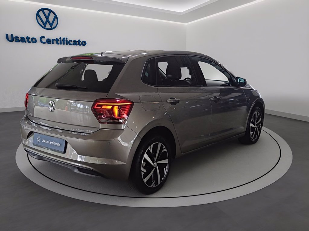 https://cdn-sm.caraffinity.it/images/vehicles/4715214/3/large