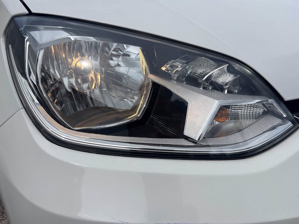 https://cdn-sm.caraffinity.it/images/vehicles/4715215/5/large