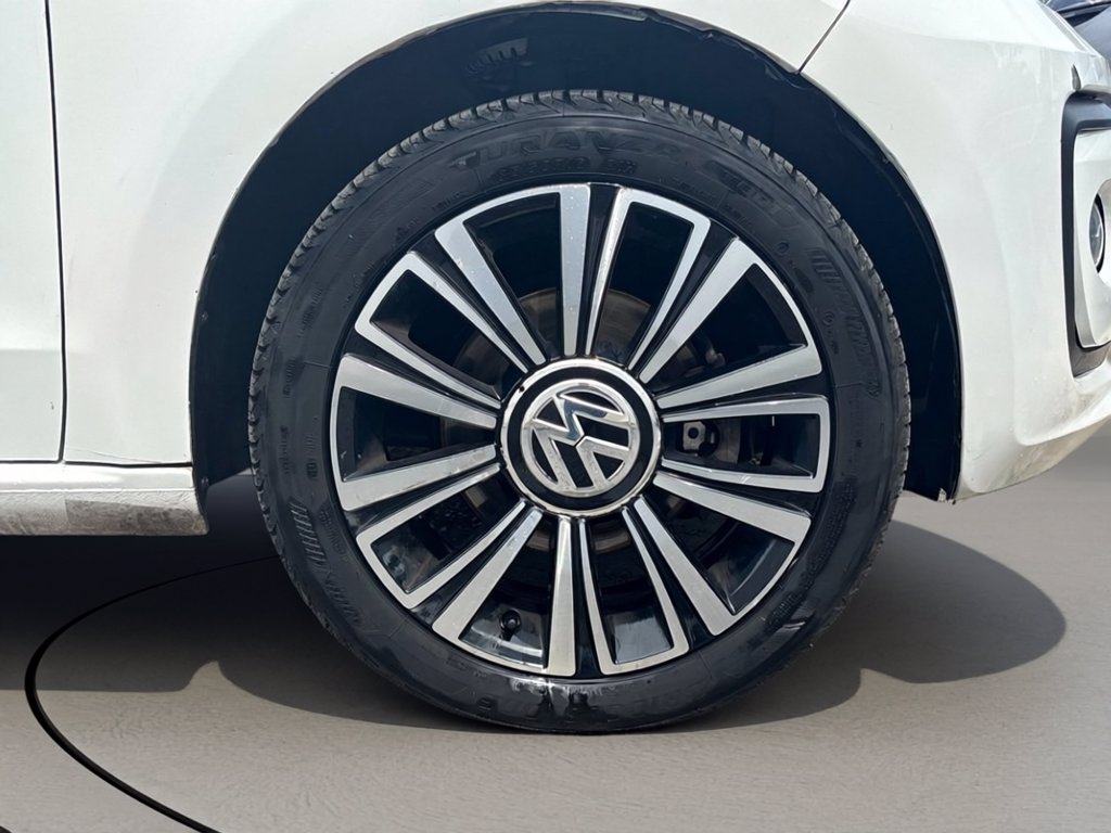 https://cdn-sm.caraffinity.it/images/vehicles/4715215/6/large