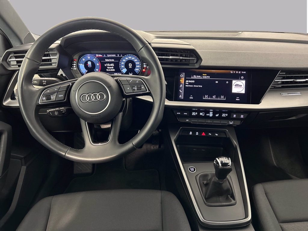 https://cdn-sm.caraffinity.it/images/vehicles/4715909/7/large