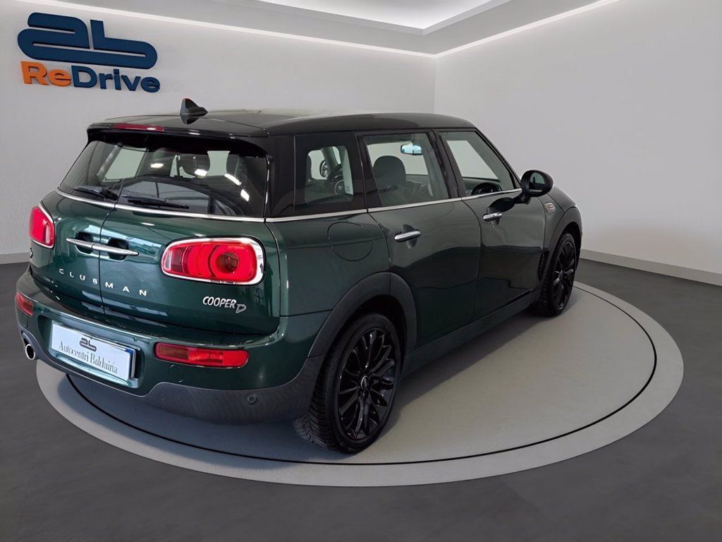 https://cdn-sm.caraffinity.it/images/vehicles/4715912/3/large