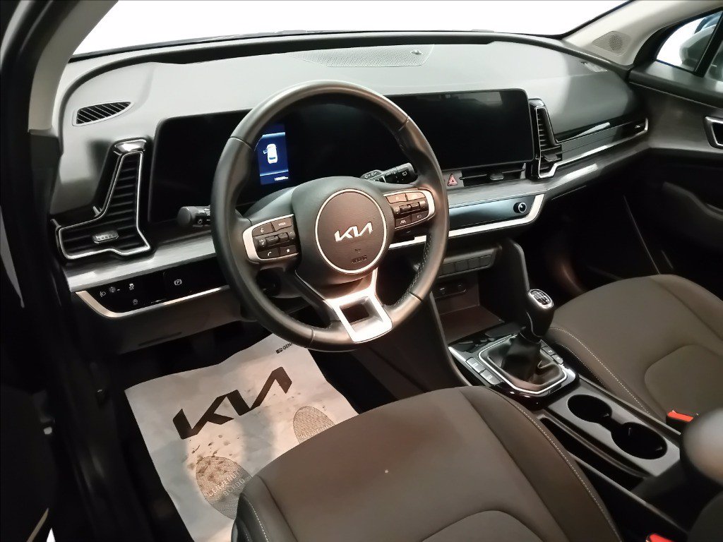 https://cdn-sm.caraffinity.it/images/vehicles/4716121/7/large