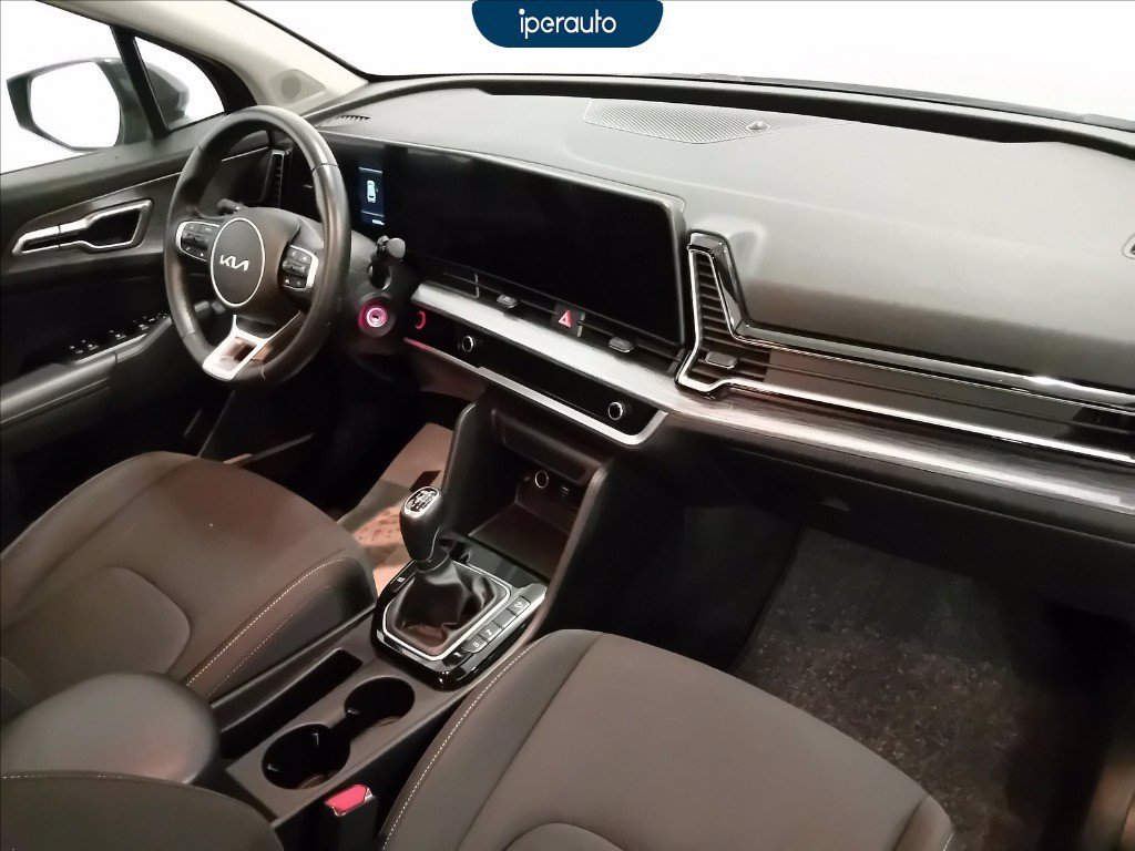 https://cdn-sm.caraffinity.it/images/vehicles/4716121/8/large