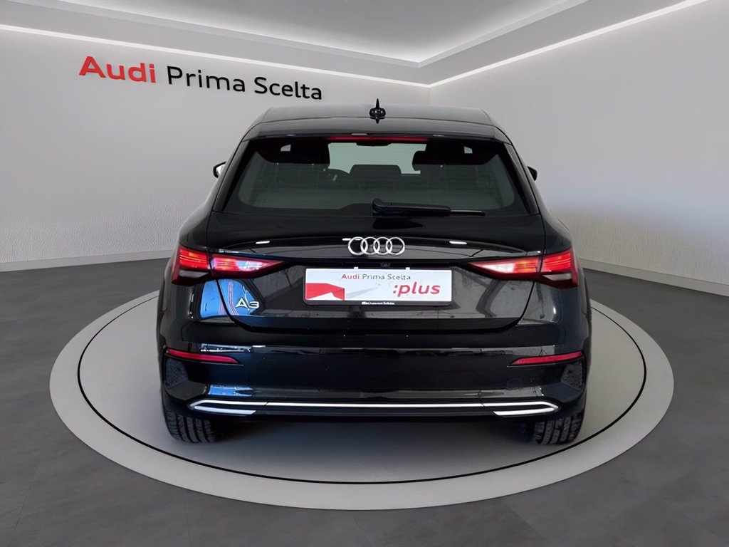 https://cdn-sm.caraffinity.it/images/vehicles/4716306/2/large
