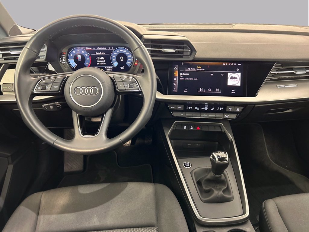 https://cdn-sm.caraffinity.it/images/vehicles/4716306/5/large