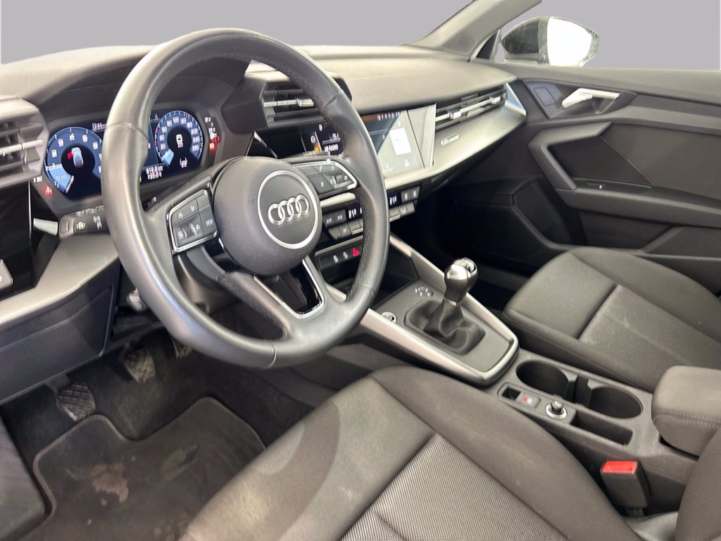 https://cdn-sm.caraffinity.it/images/vehicles/4716306/7/large