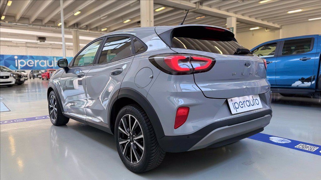 https://cdn-sm.caraffinity.it/images/vehicles/4716575/3/large