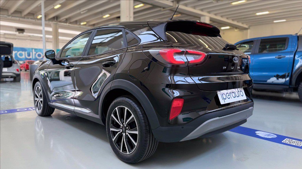 https://cdn-sm.caraffinity.it/images/vehicles/4716580/3/large