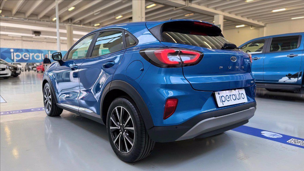 https://cdn-sm.caraffinity.it/images/vehicles/4716590/3/large