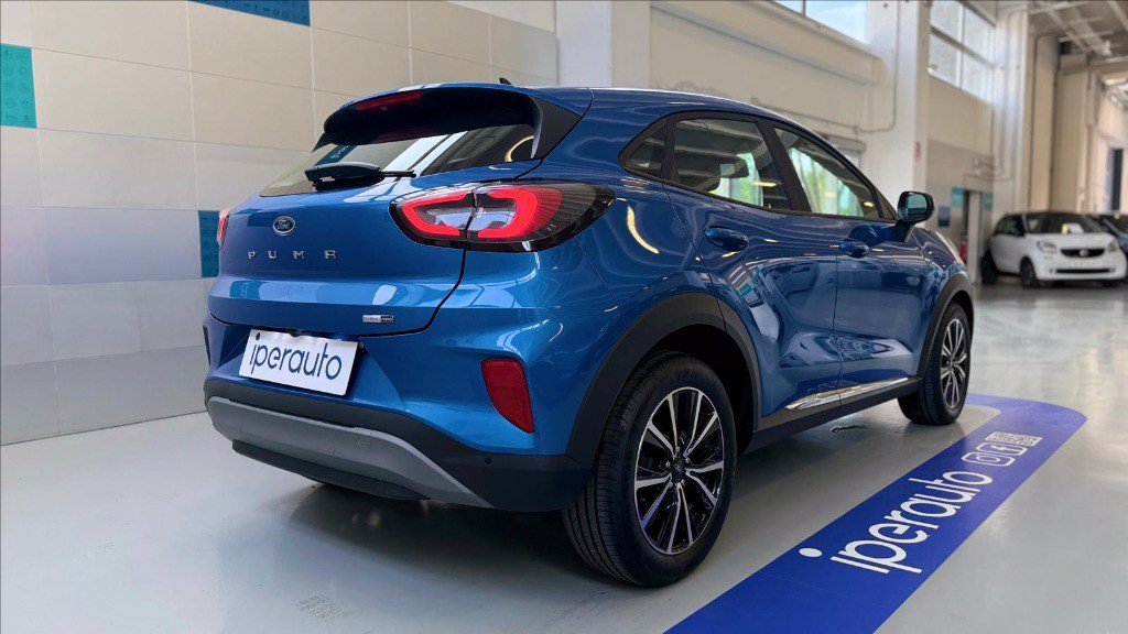 https://cdn-sm.caraffinity.it/images/vehicles/4716590/5/large