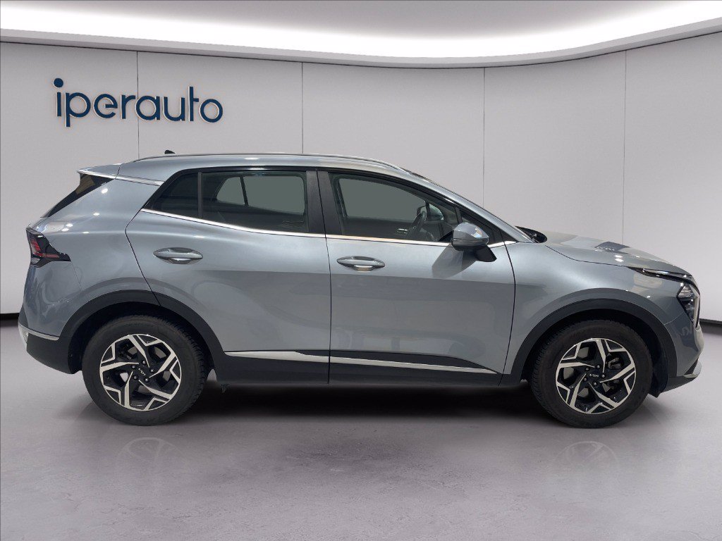 https://cdn-sm.caraffinity.it/images/vehicles/4717133/3/large
